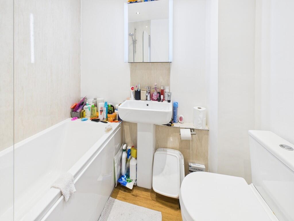 CAM03974G0-PR0220...