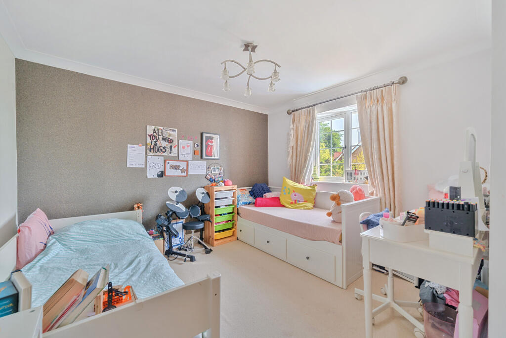 1310261-34-684be5...