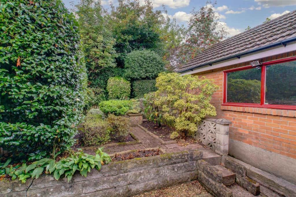 Well Wood Close, Penylan, HernCrabtree (12).jpg