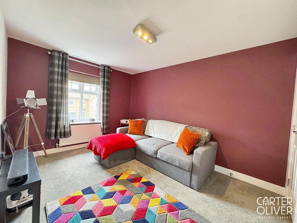BEDROOM 3 / CINEMA ROOM