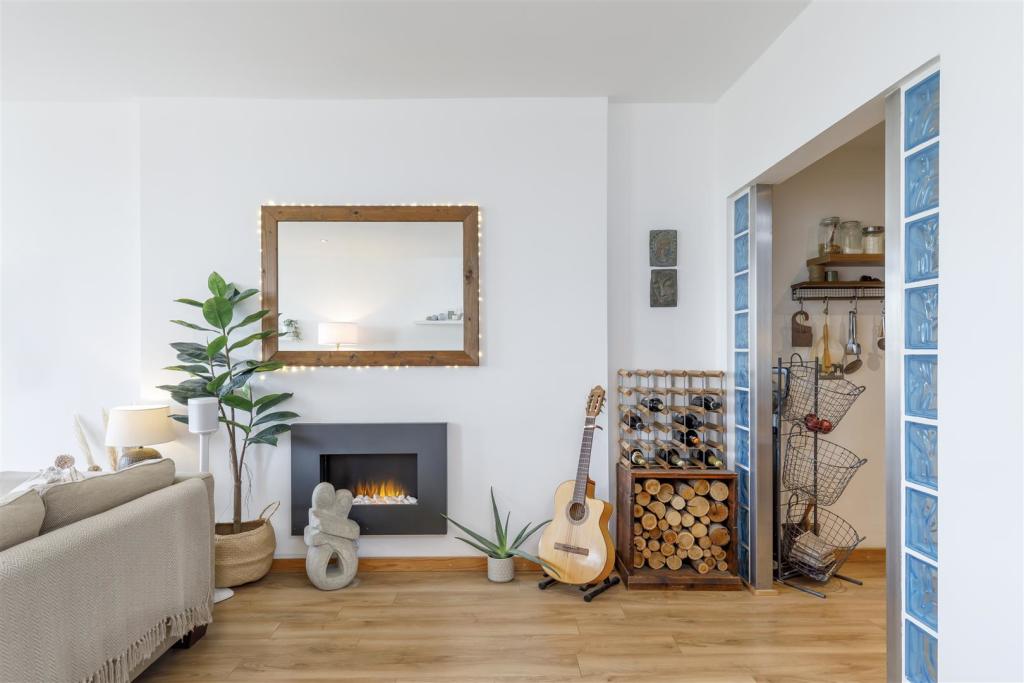 AdelaideCrescent_LargeFiles_10.jpg