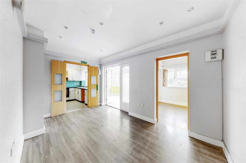 45A Langham Gardens - dMtaZ0D1I6yr9VqX9P36.jpg