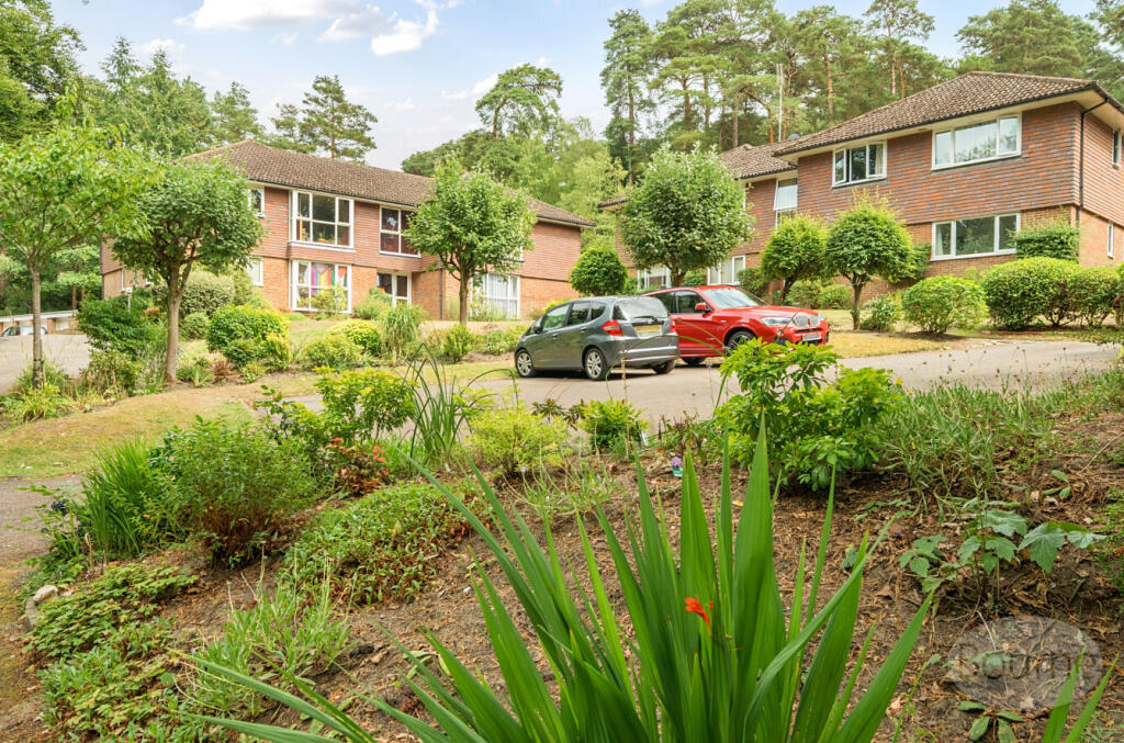 39678b40-64c4-402...