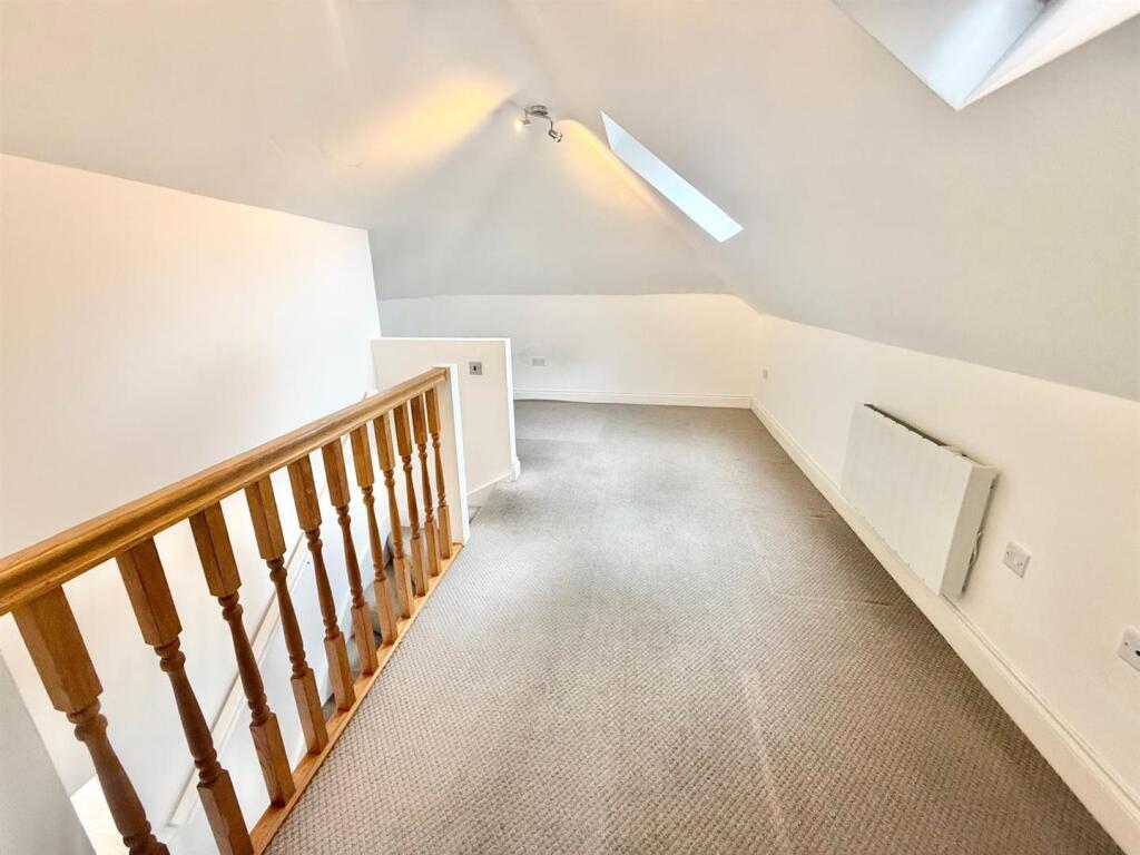 Davidson Frost-Wellings, DFW Gordon Avenue, Bedroo