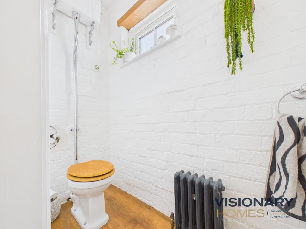 CAM03522G0-PR0220-STILL009