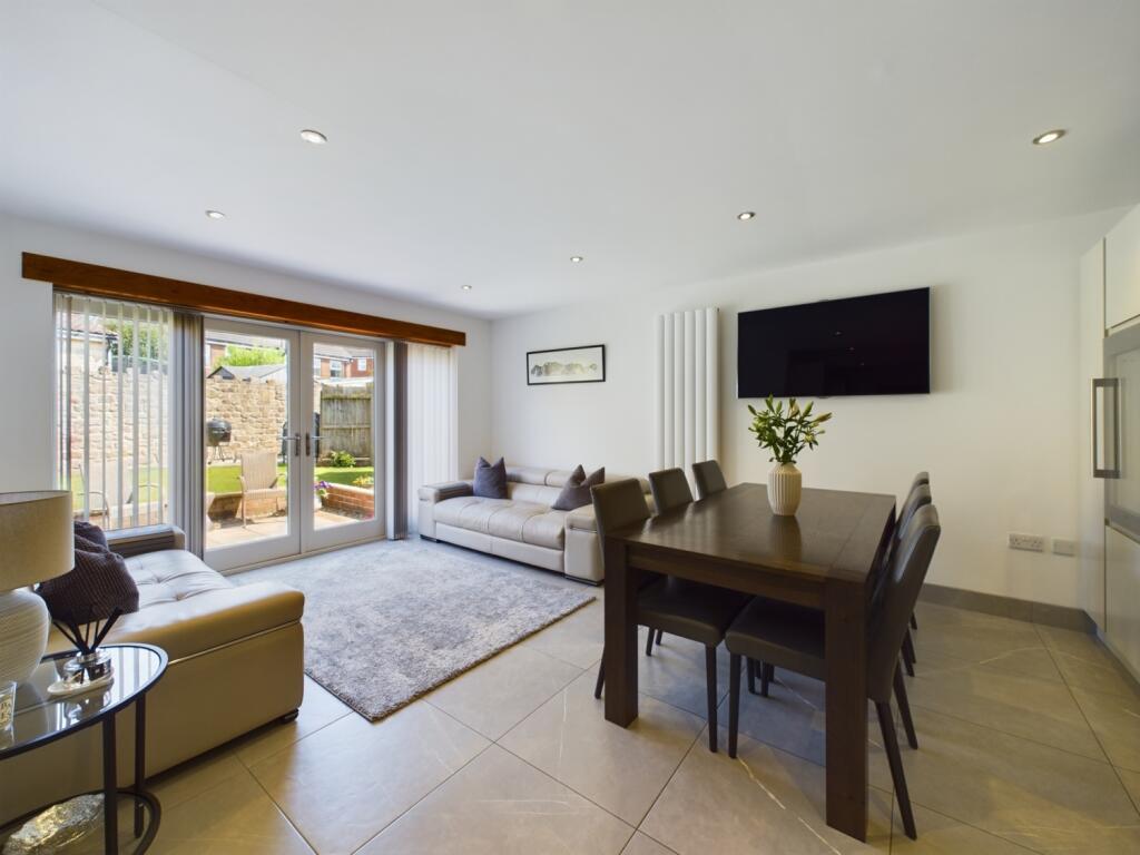 CAM01966G0-PR0215-STILL021