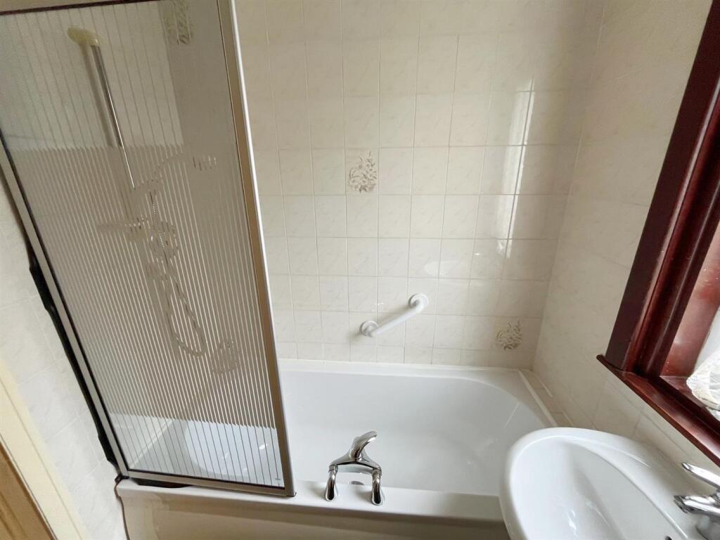 Bathroom (3).jpg