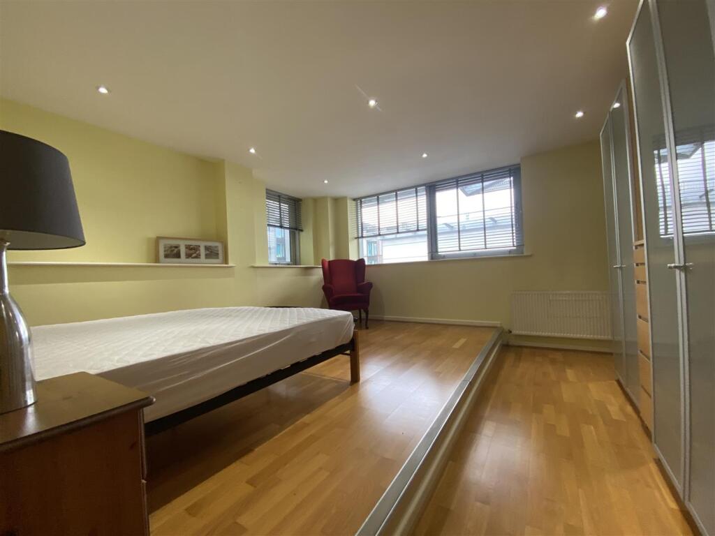 1st Bedroom (2).jpeg