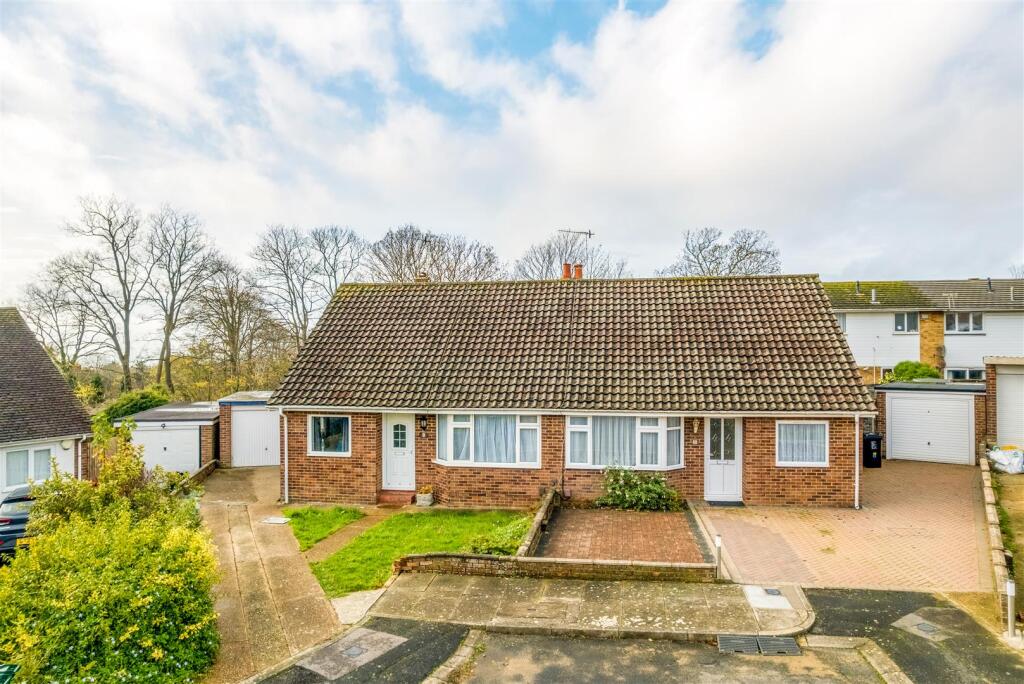 9 Foredown Cl-13.jpg