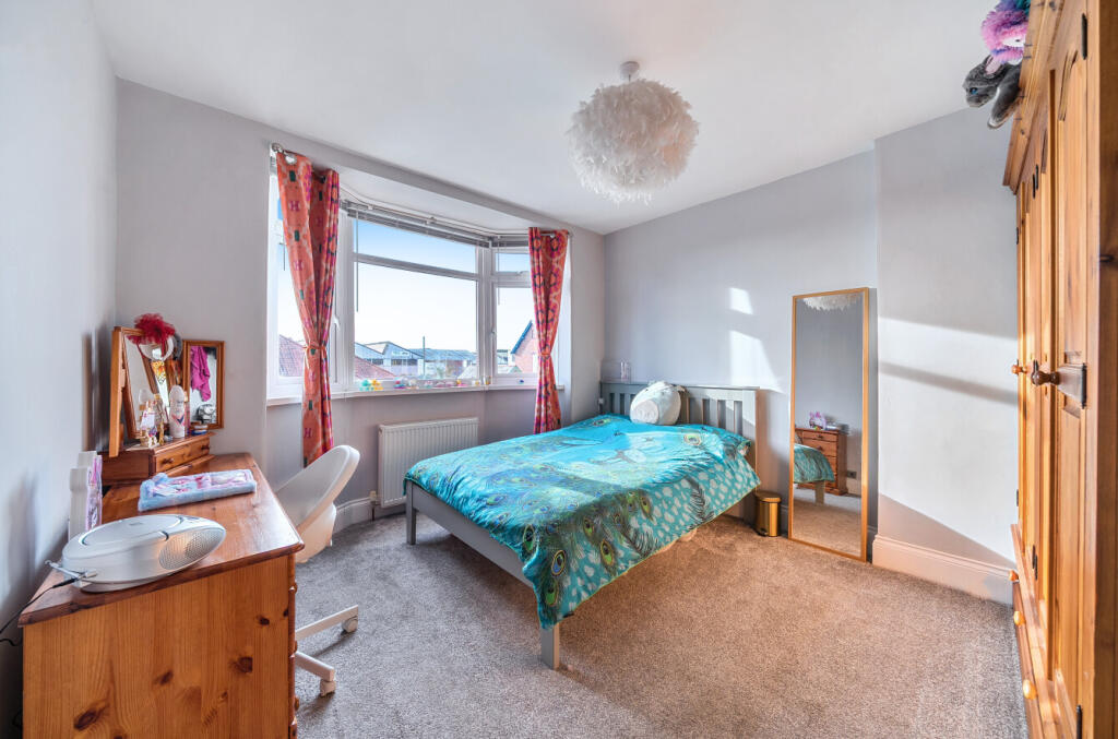 1383028-4-691ef6b...