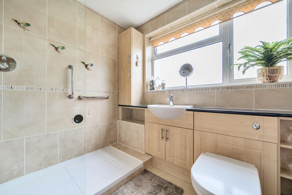 13-6819e6ae08c41-...