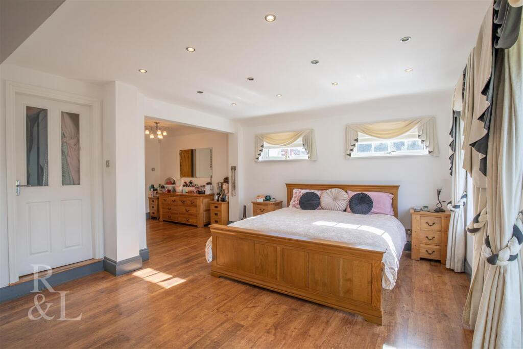 26 Lloyd Hill (21).jpg