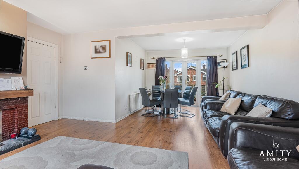 Lounge/Dining Room