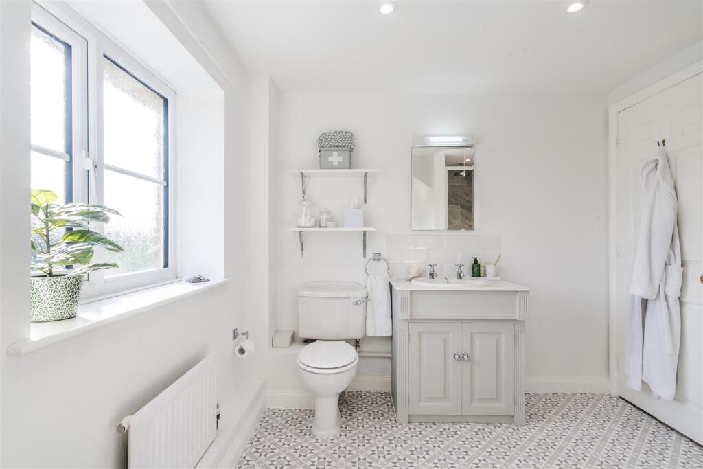 OLD YEW COTTAGE-80.jpg