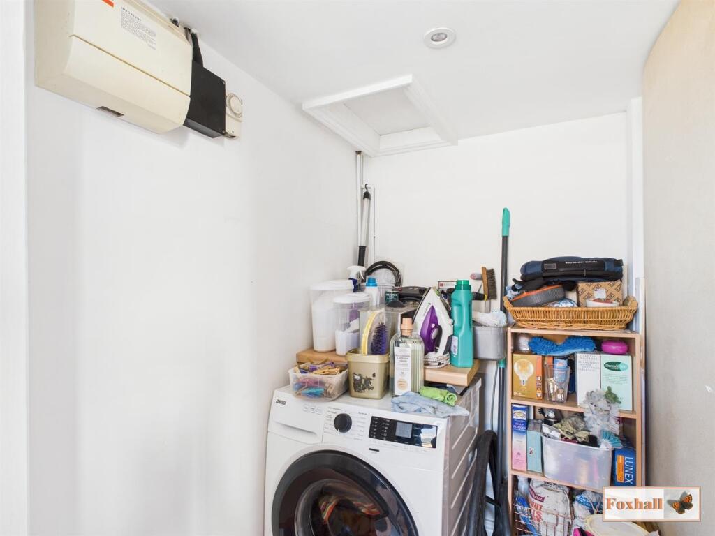 Sun Room / Rear Lobby