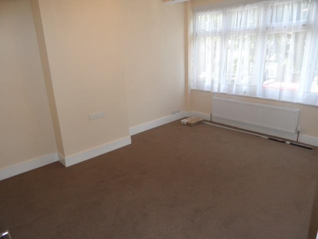 37 Marmion Ave Bed 1.jpg