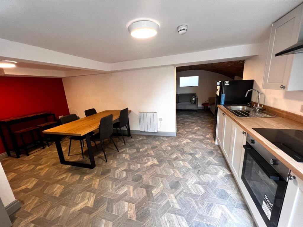 WhatsApp Image 2024-05-13 at 12.03.26 (5).jpeg