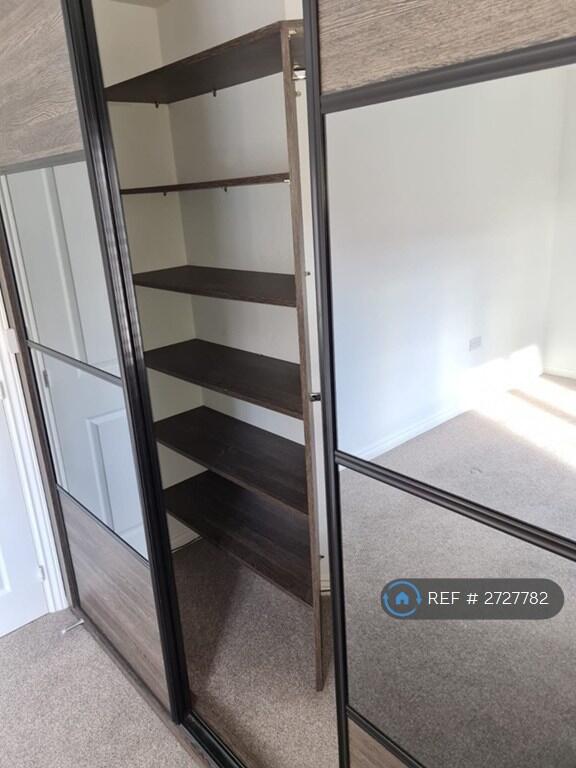 Built In Walk-In Wardrobe