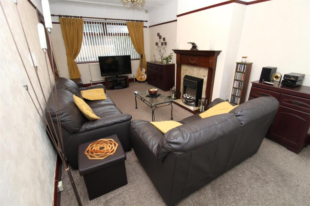 Lounge1.JPG