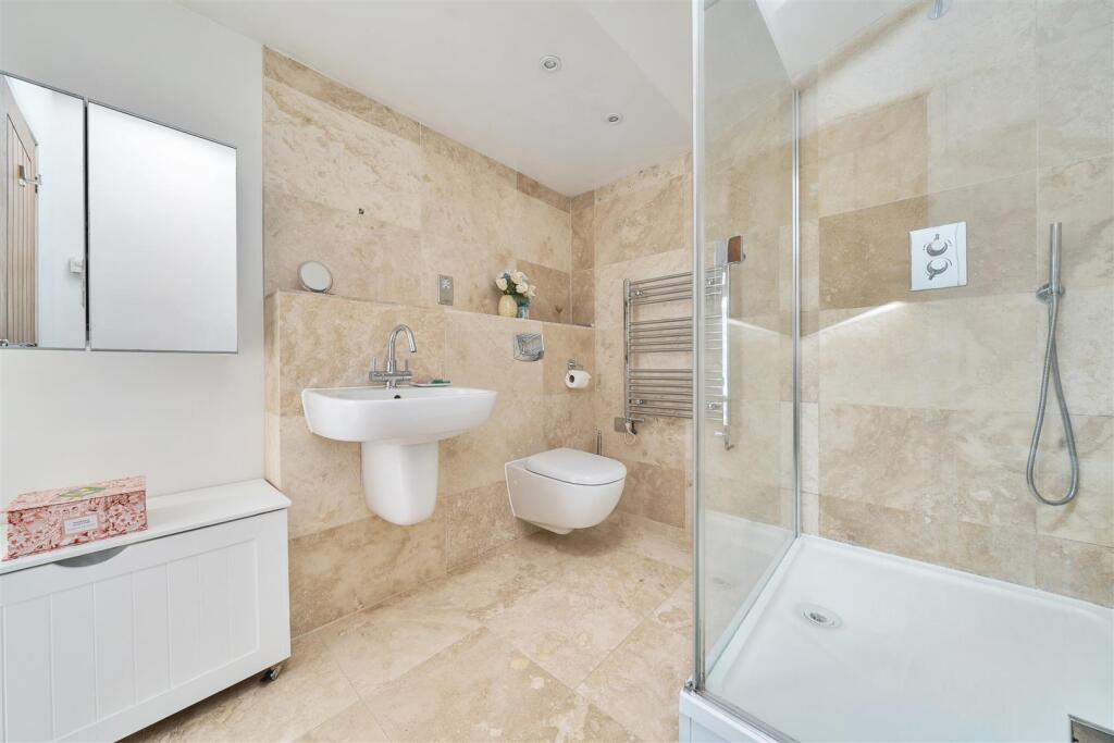 Ensuite