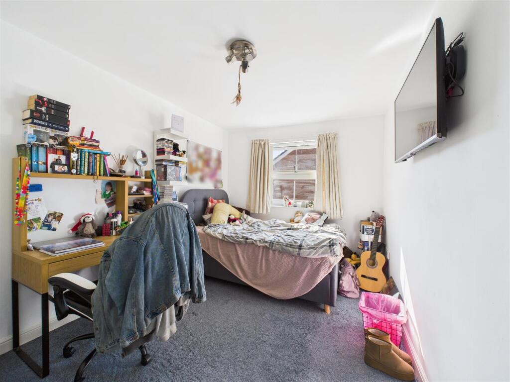 BEDROOM 3