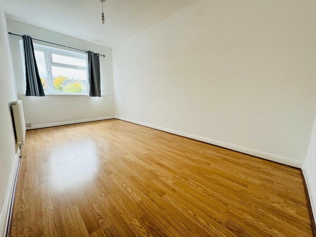 Bedroom `
