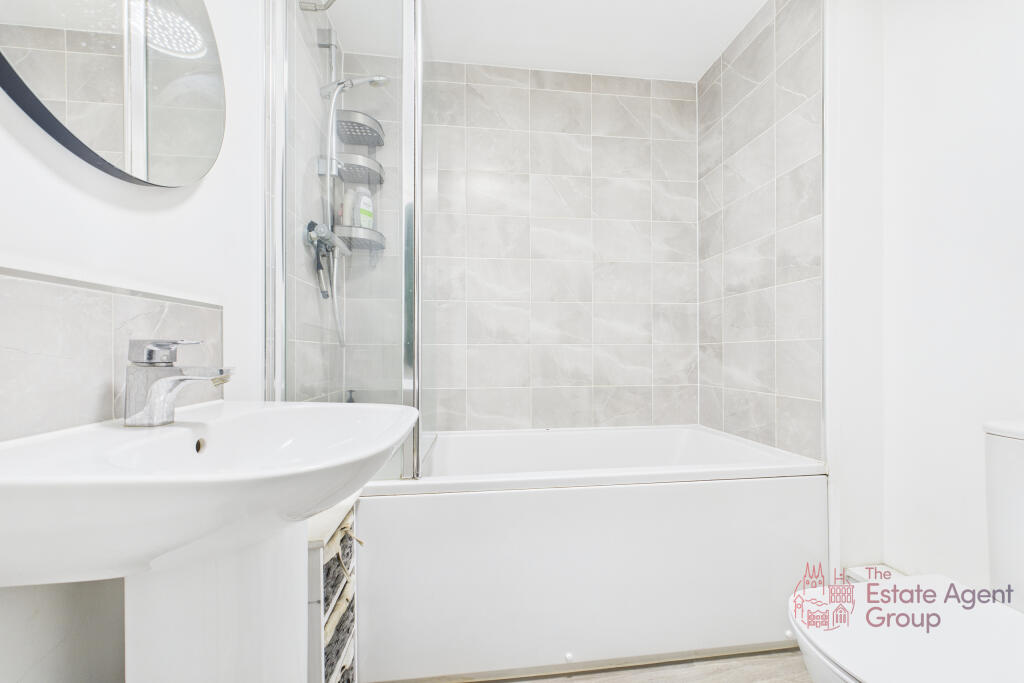 CAM02494G0-PR0074-STILL015