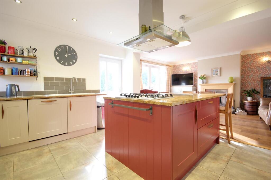COMBINED DAY ROOM &amp; KITCHEN