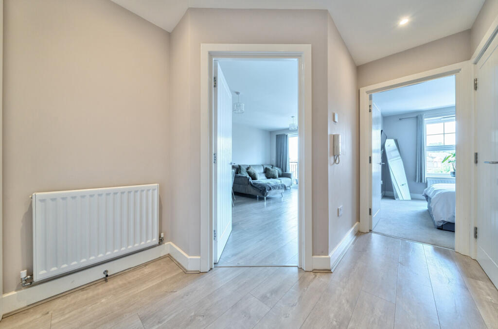 1294186-19-683d7c...