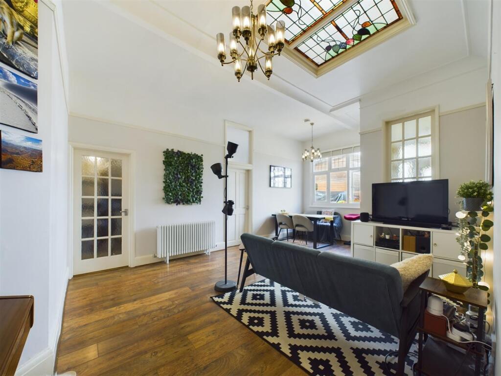 Lounge/Kitchen