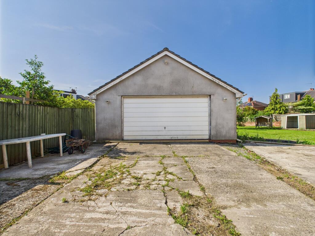 Detached Garage