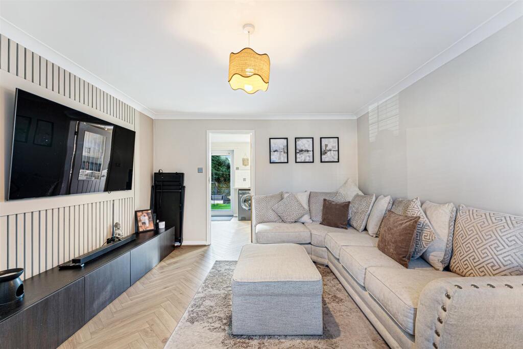 97 Manorwood Drive lounge.jpg