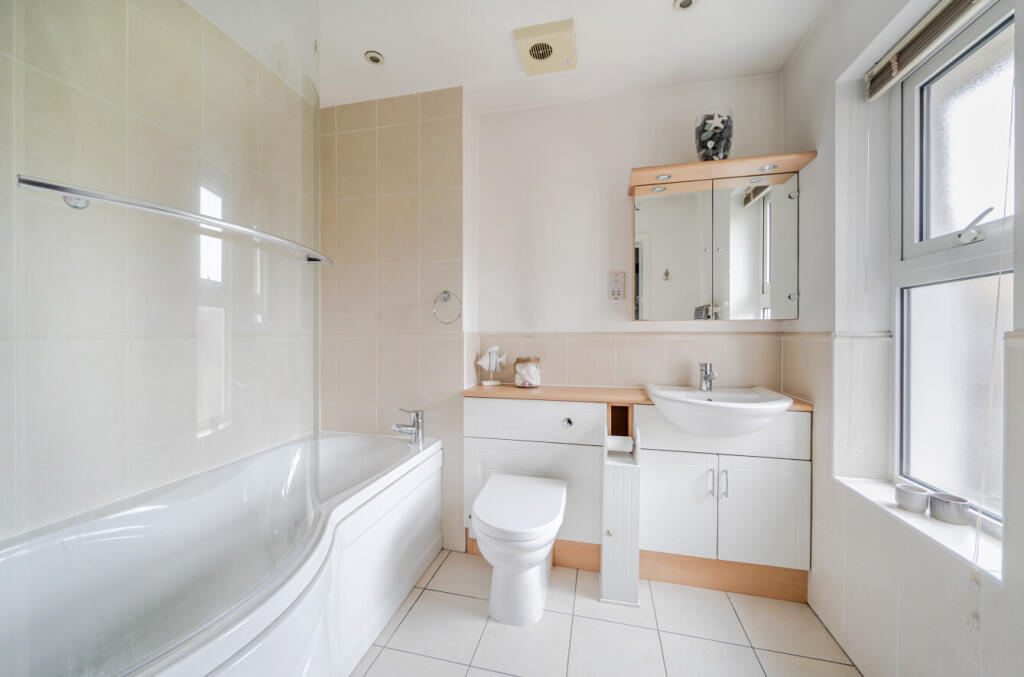 1381289-12-692477...