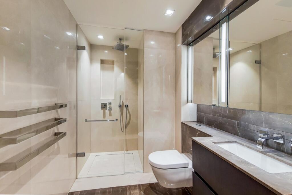 7_Shower Room-0