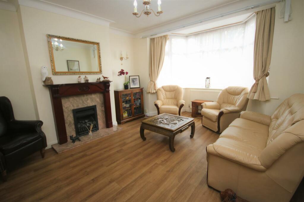 FRONT RECEPTION ROOM: