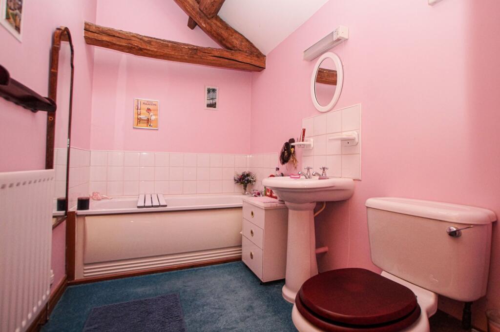 En-Suite Bathroom