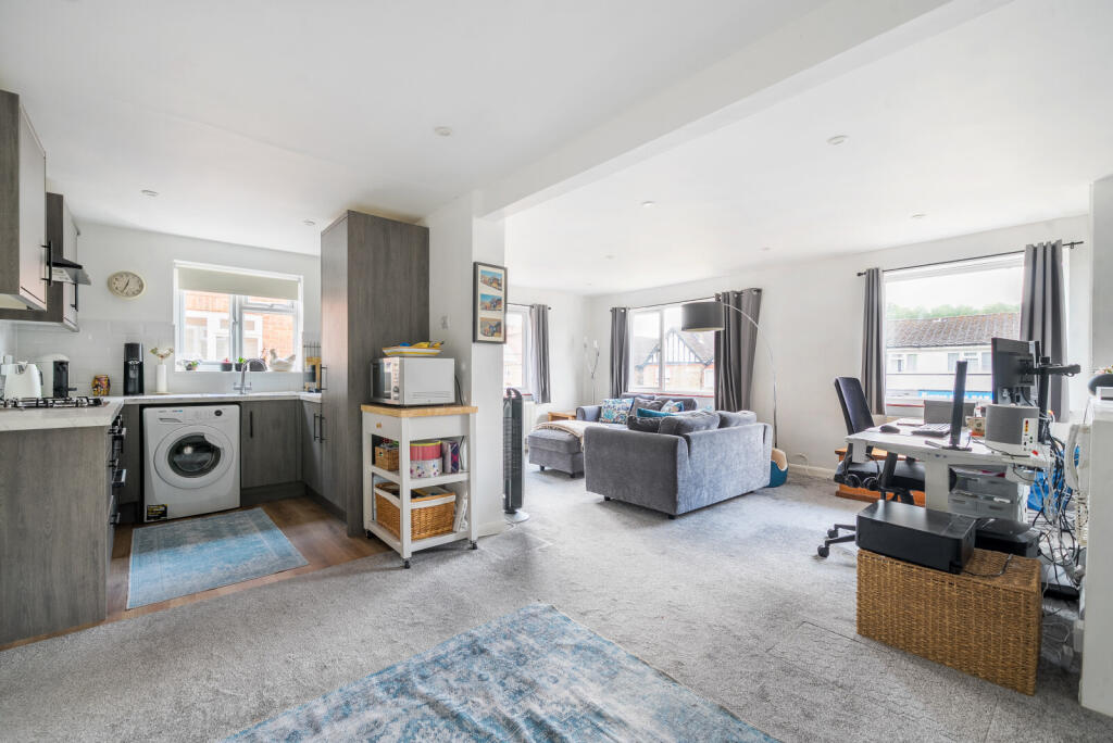 1294102-9-683436b...