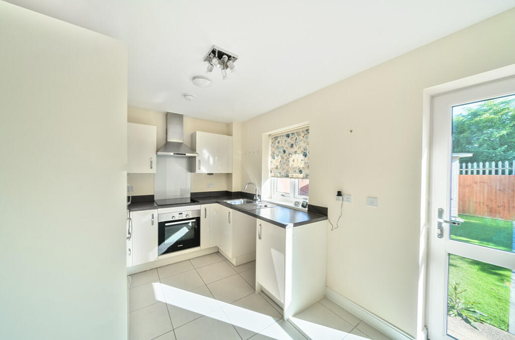 1295630-24-682773...