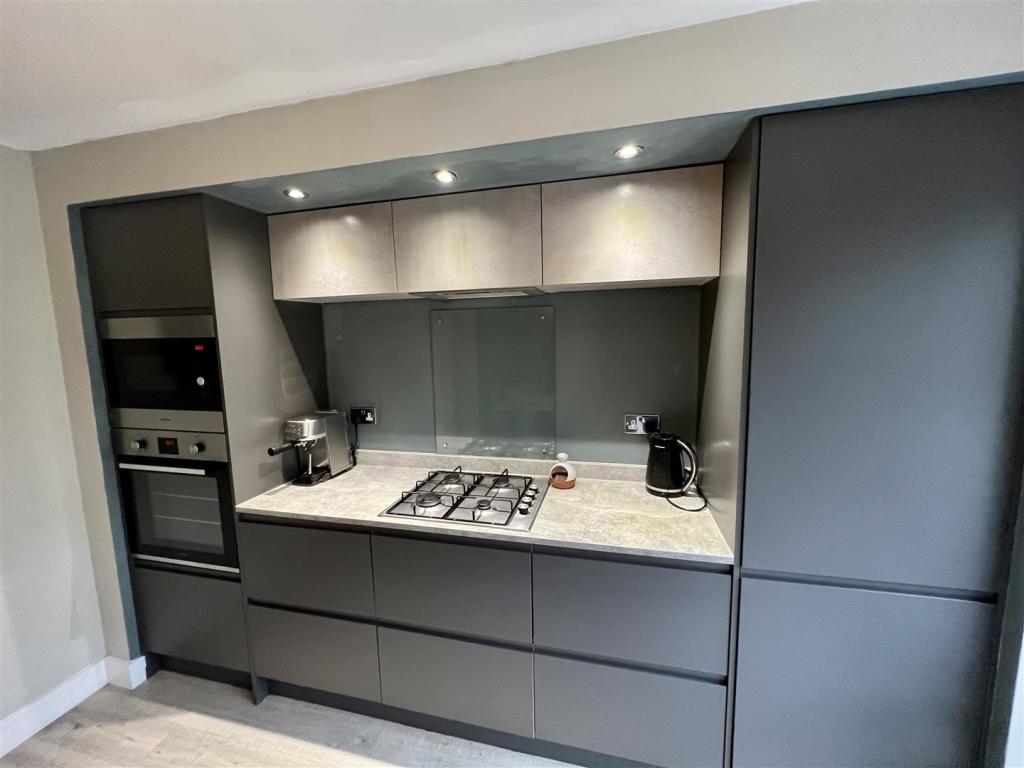 KITCHEN/BREAKFAST ROOM