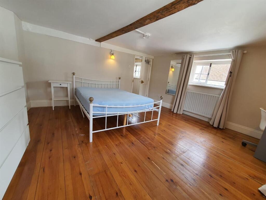 bed 4.JPG