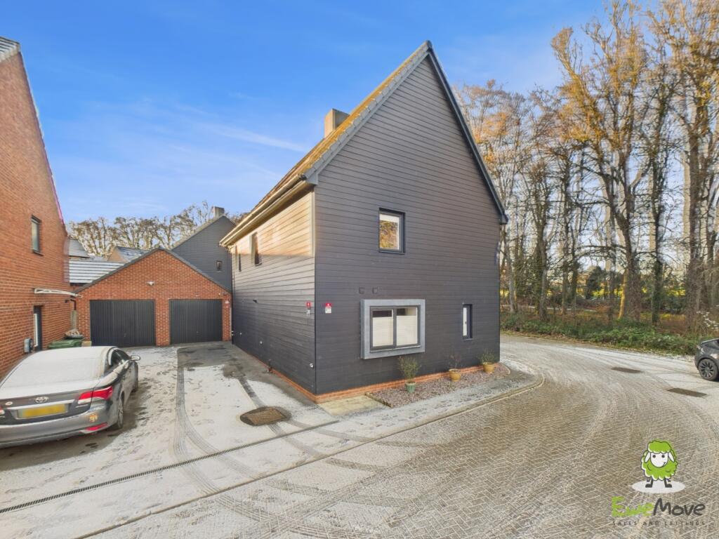 FAIRWAY ROAD, BASINGSTOKE, RG24