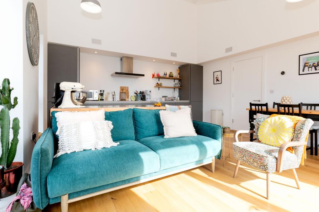 OPEN PLAN KITCHEN/DINER/LIVING ROOM