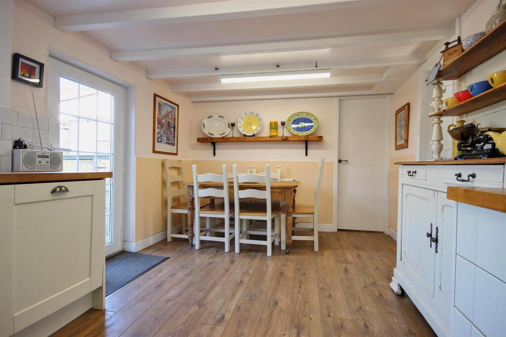 BREAKFAST KITCHEN