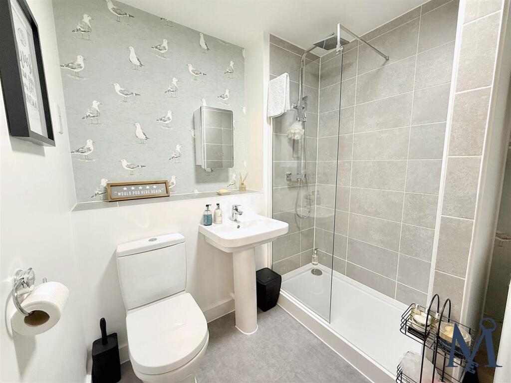 Family Shower Room