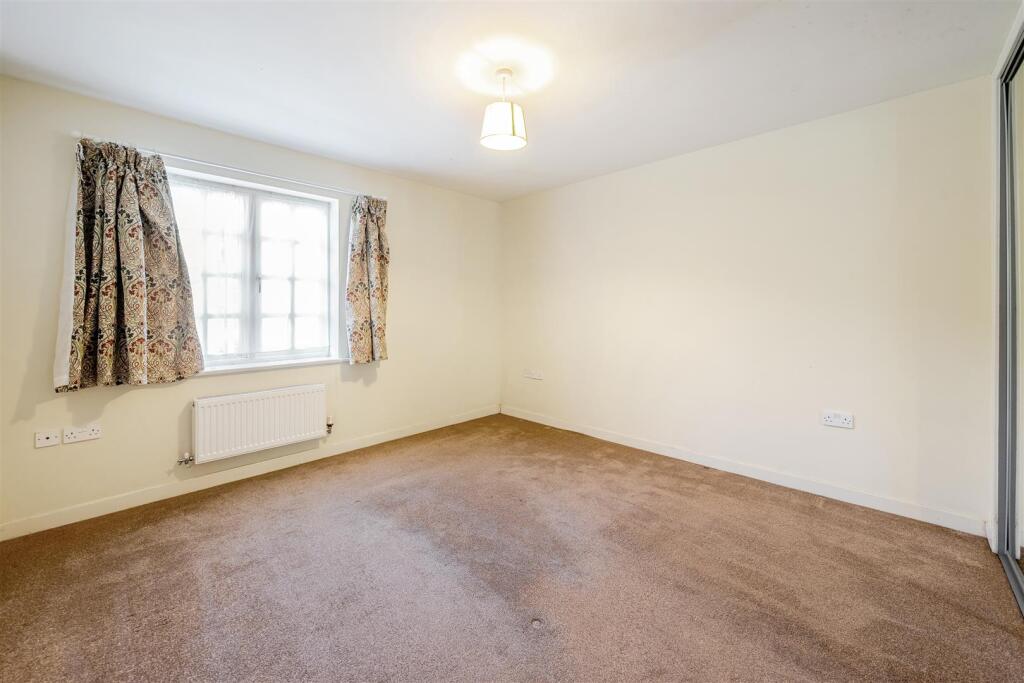 69 Reffield Close