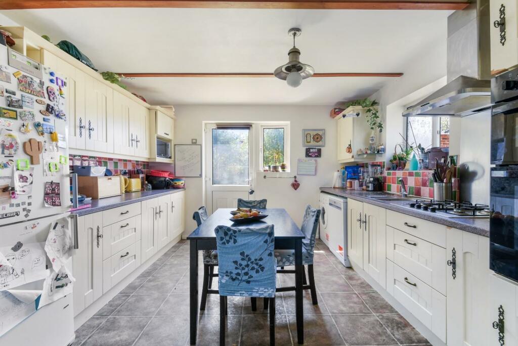 BRIDGEFIELD CLOSE,2-153.jpg