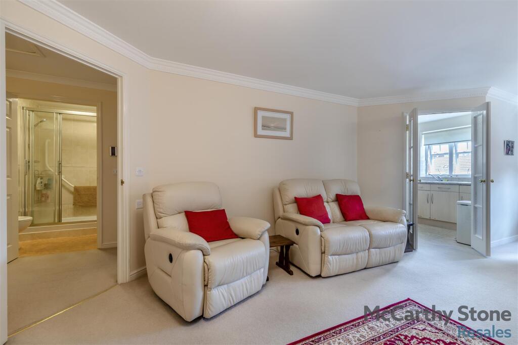 8660513-interior13.jpg