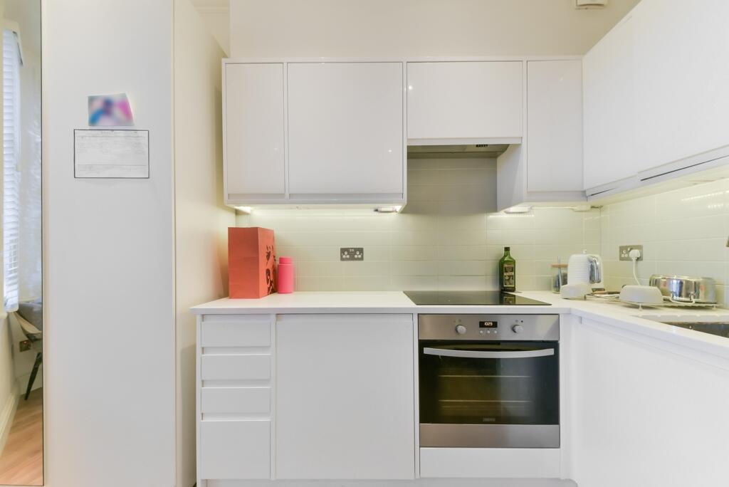 VINCENT SQUARE, 5-17