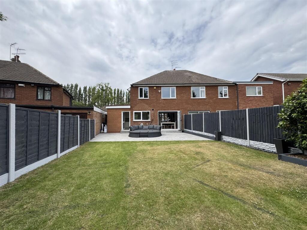 IMG_5080 (Large).JPG