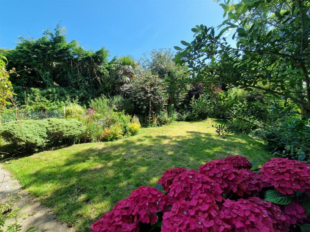 Private Garden.